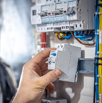 Instalaciones y arreglos eléctricos de todo tipo.